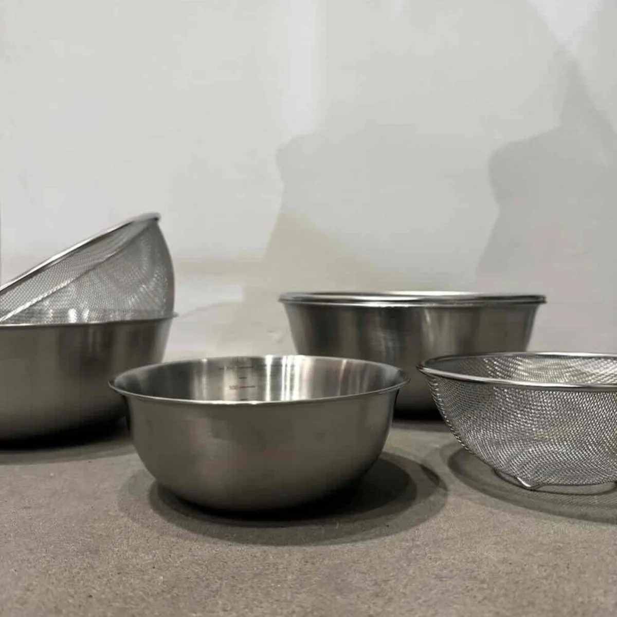 Stainless Steel Bowl w. Strainer - Image 3